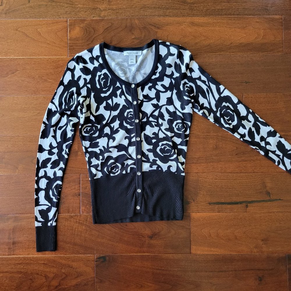 Black and white patterned top